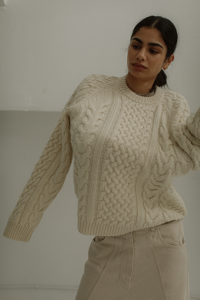 Bare Knitwear Porteau Cable Crew in Ecru