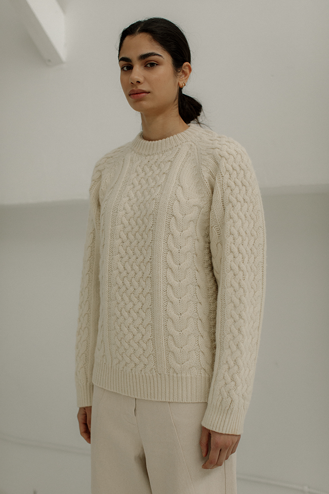 Bare Knitwear Porteau Cable Crew in Ecru