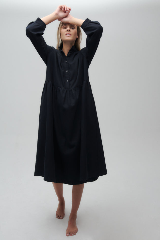 Long Sleep Dress Black Flannel