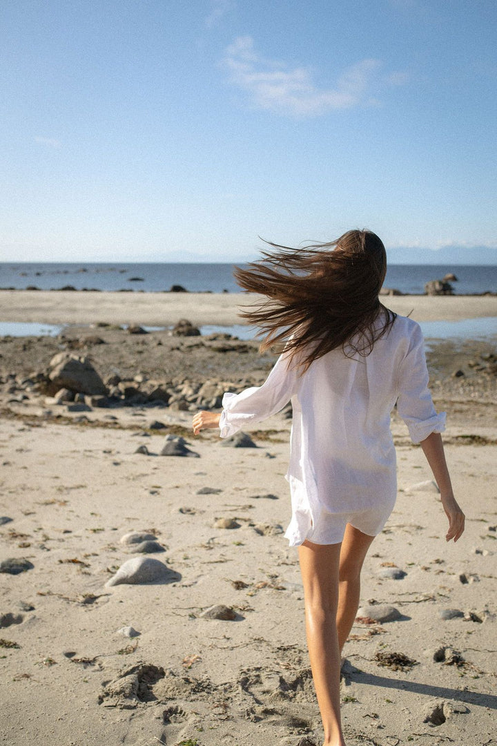 Classic Shirt<br>in White Linen