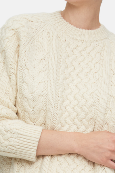 Bare Knitwear Porteau Cable Crew in Ecru