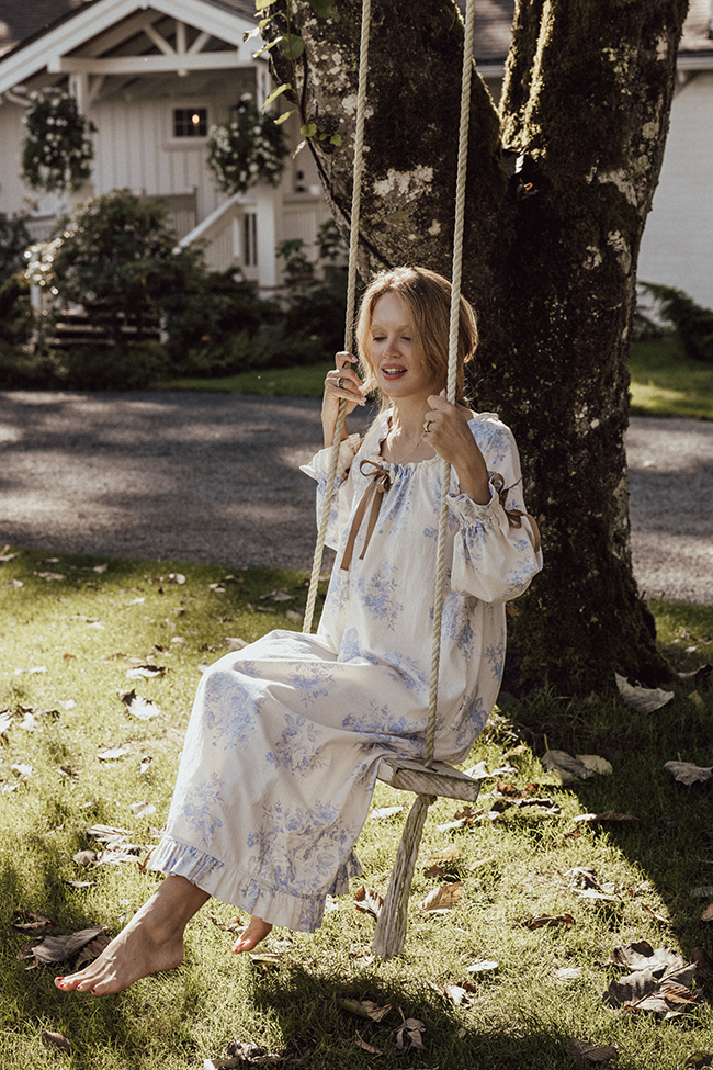 Long Sleeve Tie Nightie Blue Tea Rose