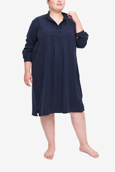 A luxurious tercel fabric that drapes beautifully in a gorgeous indigo blue. Below the knee, long sleeve that can be rolled up for a relaxed feel. Fits our plus customer, sizes XL to 3XL