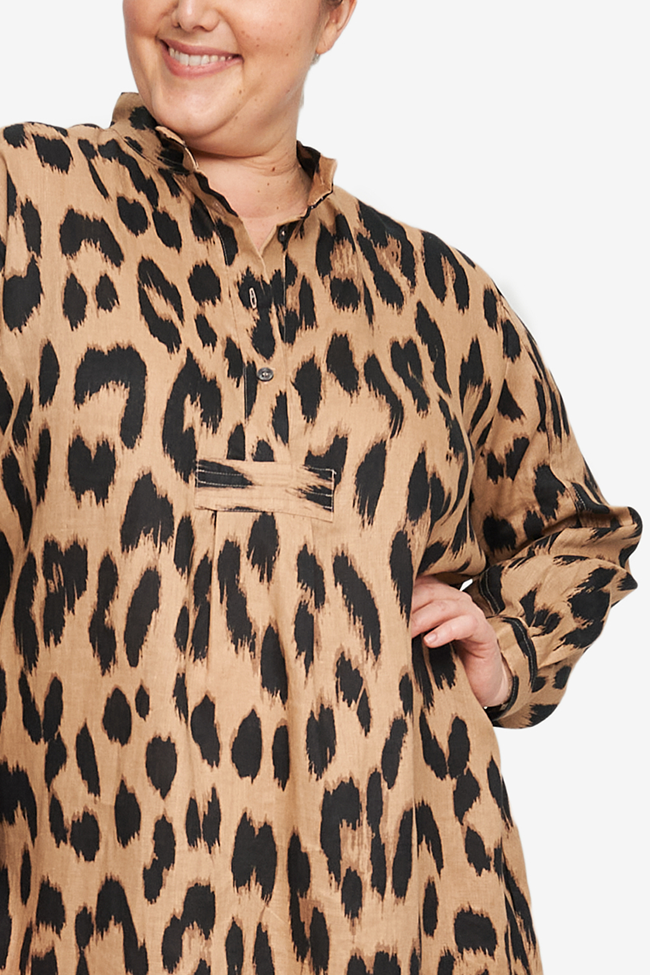 Short Sleep Shirt Leopard Print Linen PLUS
