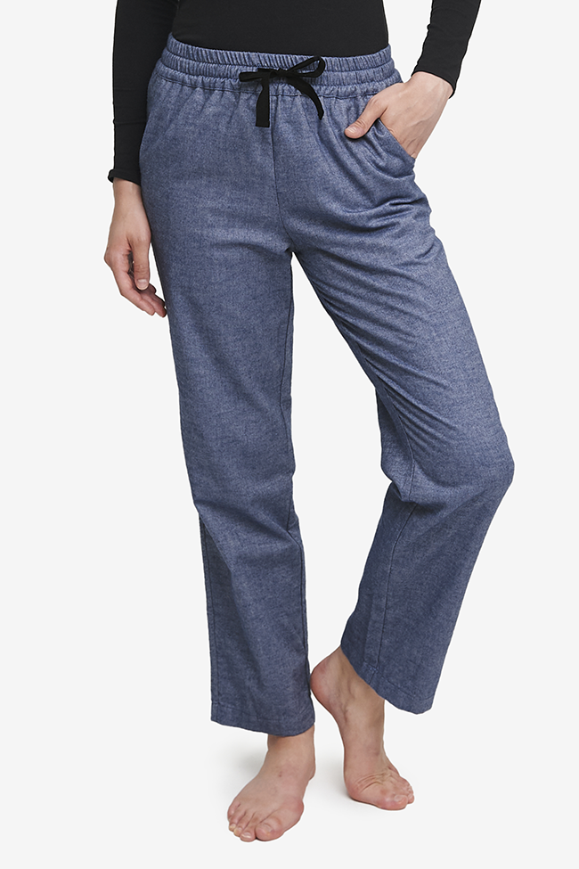 The perfect pyjama pant that has both a drawstring and elastic waist. A navy blue cotton flannel that is long-lasting.